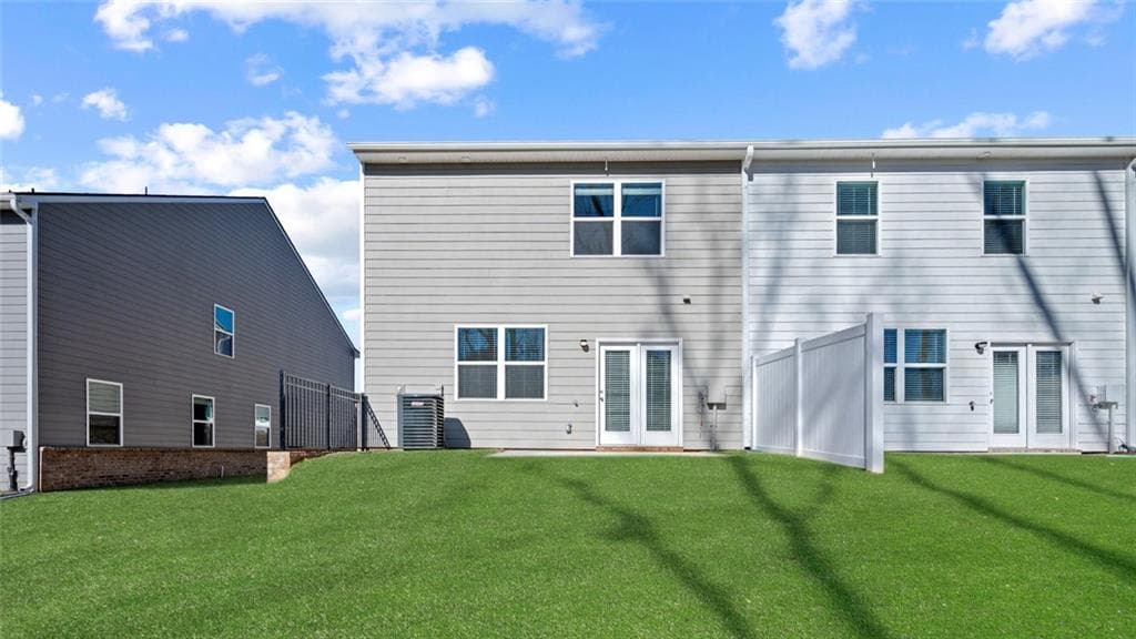 3 bedroom, 3 bathroom townhouse for sale at 1318 Aura Lane, Lawrenceville, GA 30045 — photo 5