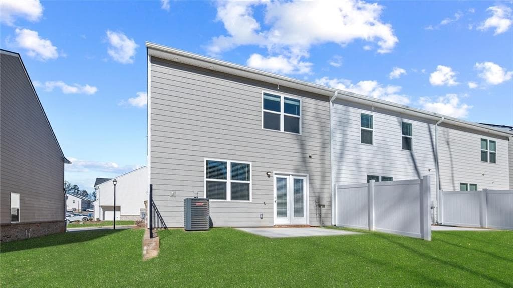 3 bedroom, 3 bathroom townhouse for sale at 1318 Aura Lane, Lawrenceville, GA 30045 — photo 6
