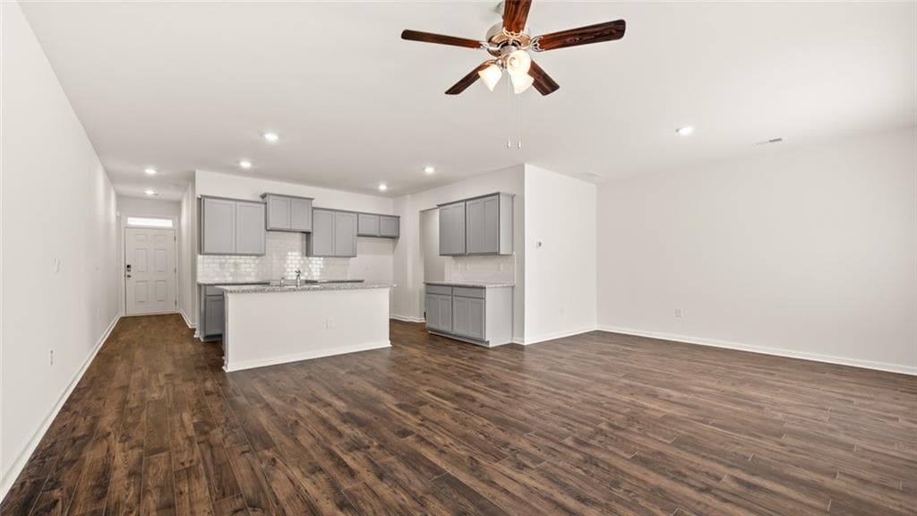 3 bedroom, 3 bathroom townhouse for sale at 1318 Aura Lane, Lawrenceville, GA 30045 — photo 9