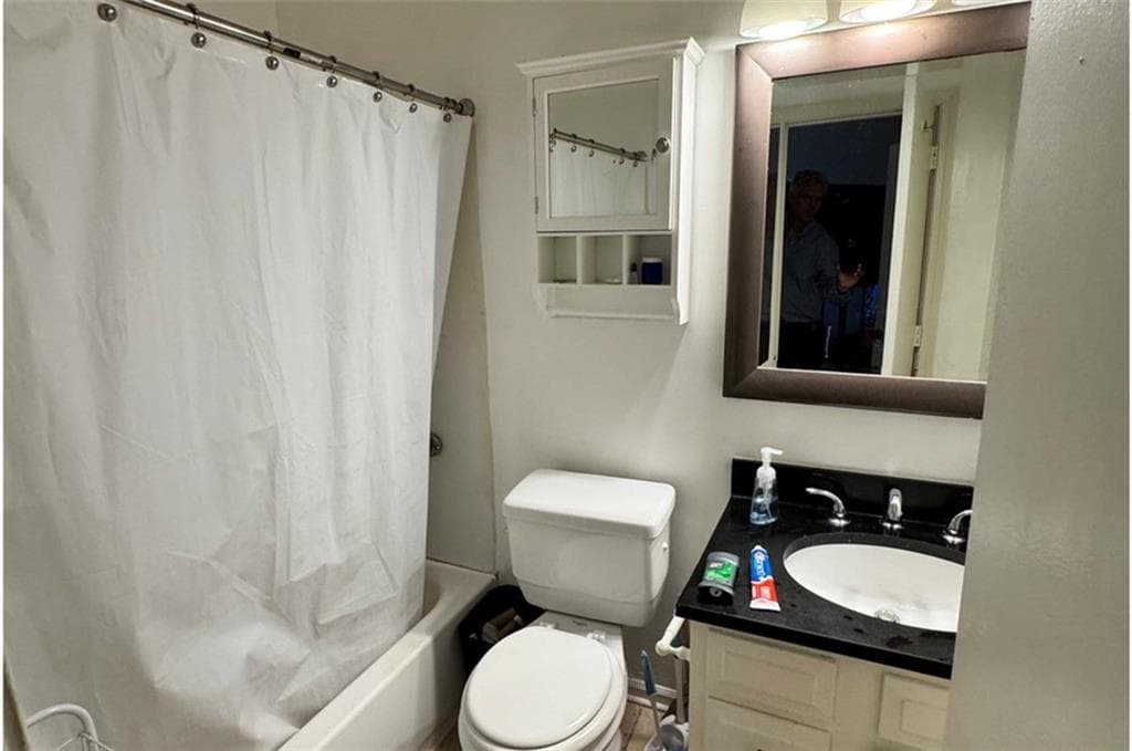quadruplex for sale at 588 Parkway Drive, Atlanta, GA 30308 — photo 9