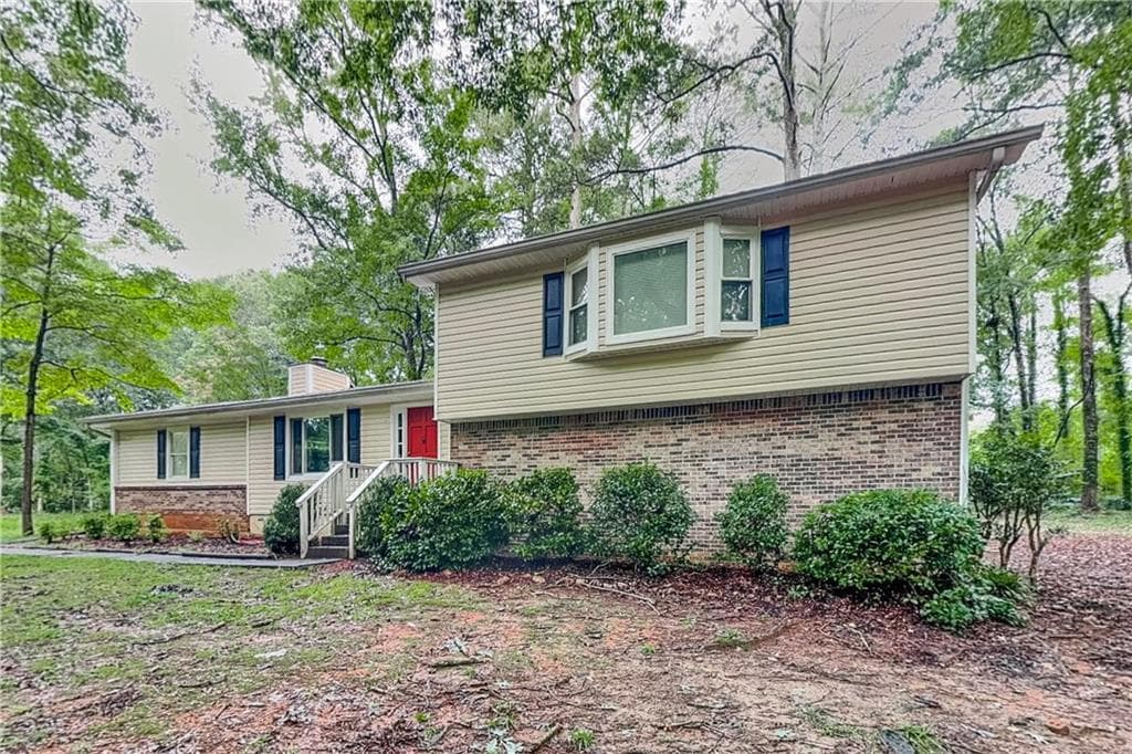 3 bedroom, 2 bathroom, 2,035 sq ft single family residence for rent at 4579 N Woodlake Lane, Conyers, GA 30013 for $1,675 a month — photo 1 of 18