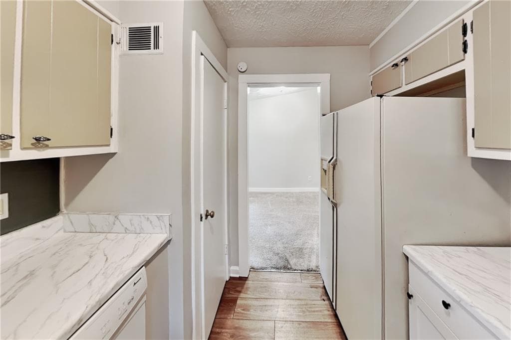 3 bedroom, 2 bathroom, 2,035 sq ft single family residence for rent at 4579 N Woodlake Lane, Conyers, GA 30013 for $1,675 a month — photo 5