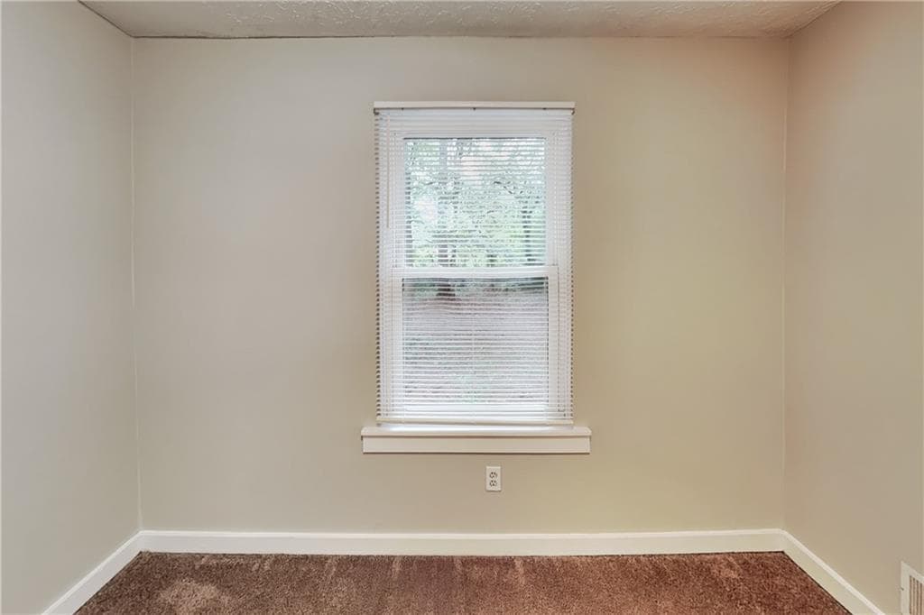 3 bedroom, 2 bathroom, 2,035 sq ft single family residence for rent at 4579 N Woodlake Lane, Conyers, GA 30013 for $1,675 a month — photo 7