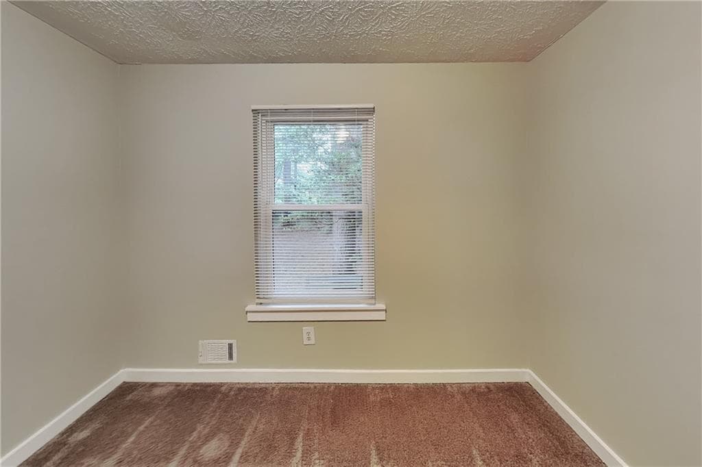 3 bedroom, 2 bathroom, 2,035 sq ft single family residence for rent at 4579 N Woodlake Lane, Conyers, GA 30013 for $1,675 a month — photo 9