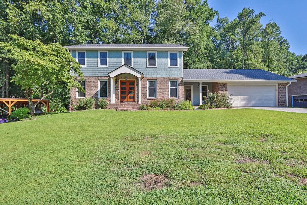 4 bedroom, 5 bathroom, 2,908 sq ft single family residence for sale at 2511 Flagsmoor Drive, Snellville, GA 30078
