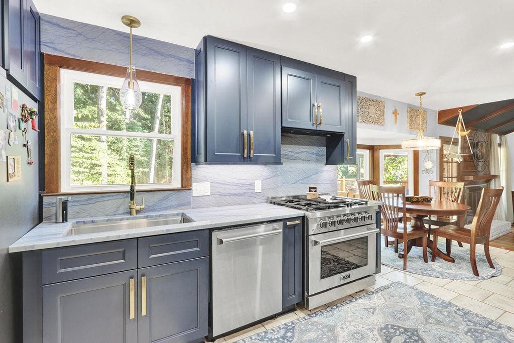 4 bedroom, 5 bathroom, 2,908 sq ft single family residence for sale at 2511 Flagsmoor Drive, Snellville, GA 30078 — photo 2