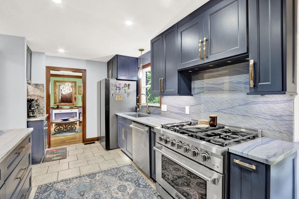 4 bedroom, 5 bathroom, 2,908 sq ft single family residence for sale at 2511 Flagsmoor Drive, Snellville, GA 30078 — photo 5