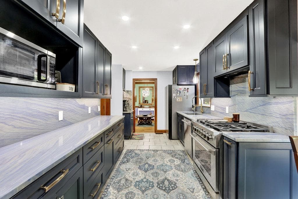 4 bedroom, 5 bathroom, 2,908 sq ft single family residence for sale at 2511 Flagsmoor Drive, Snellville, GA 30078 — photo 6