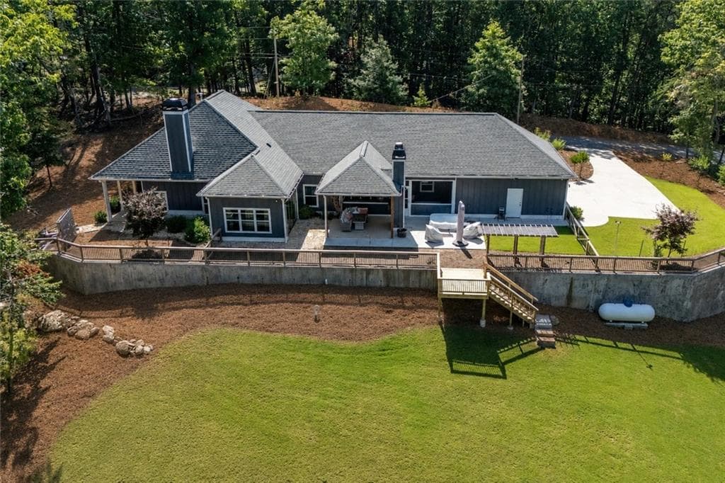 3 bedroom, 2 bathroom, 2,135 sq ft single family residence under contract at 106 Osage Court, Waleska, GA 30183