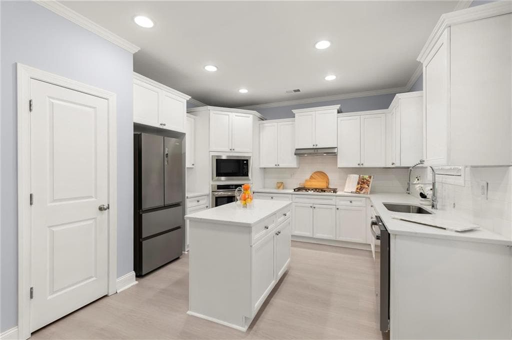 5 bedroom, 3 bathroom, 3,074 sq ft single family residence for sale at 265 Parc Drive, Canton, GA 30114 — photo 9