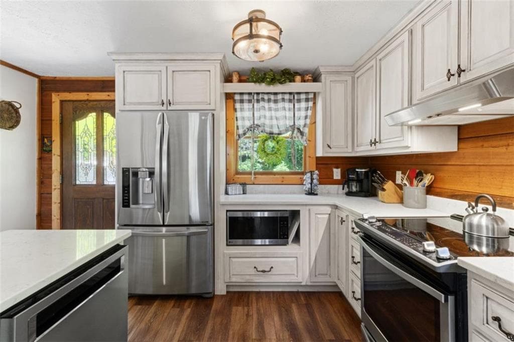 3 bedroom, 2 bathroom, 2,073 sq ft single family residence for sale at 122 Zane Drive, Ellijay, GA 30540 — photo 10