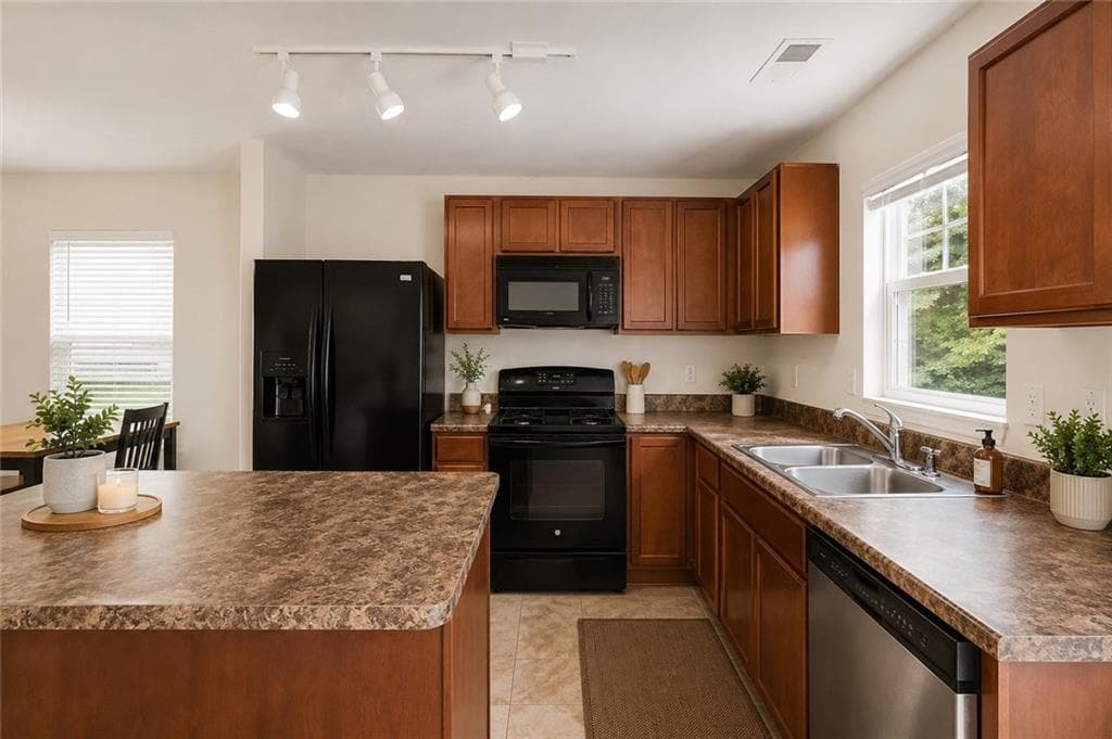 3 bedroom, 3 bathroom, 1,724 sq ft single family residence for sale at 22 Lila Way, Cartersville, GA 30120 — photo 2