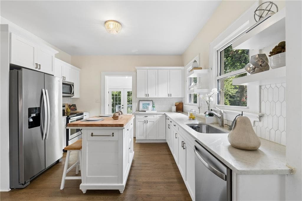 3 bedroom, 2 bathroom, 1,408 sq ft single family residence under contract at 645 Lexington Avenue, Atlanta, GA 30310 — photo 9