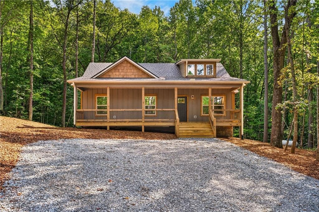 3 bedroom, 2 bathroom, 1,200 sq ft single family residence for sale at 116 Reindeer Lane, Talking Rock, GA 30175 — photo 2