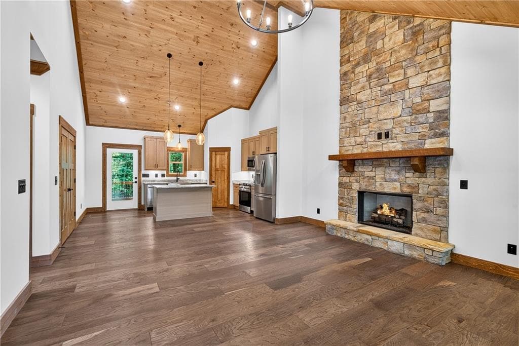 3 bedroom, 2 bathroom, 1,200 sq ft single family residence for sale at 116 Reindeer Lane, Talking Rock, GA 30175 — photo 7