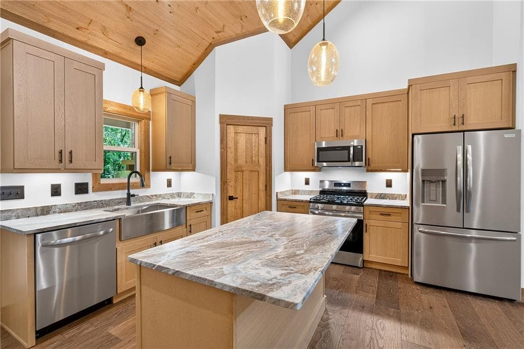 3 bedroom, 2 bathroom, 1,200 sq ft single family residence for sale at 116 Reindeer Lane, Talking Rock, GA 30175 — photo 9