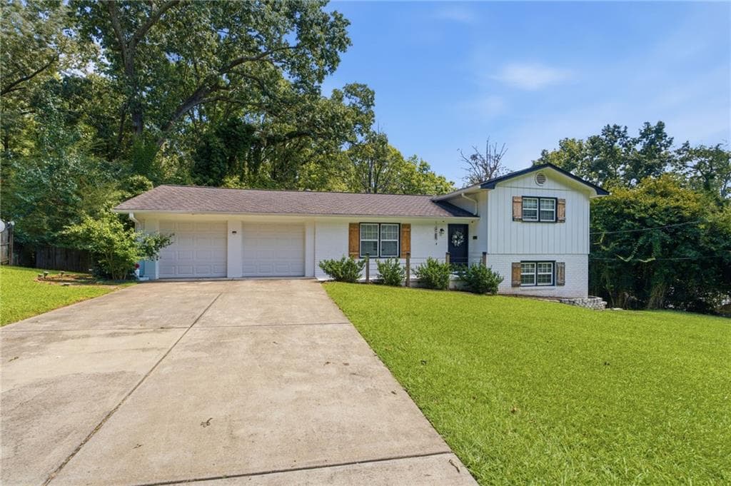 4 bedroom, 3 bathroom, 1,828 sq ft single family residence under contract at 2335 Donnie Lee Drive, Gainesville, GA 30506 — photo 2