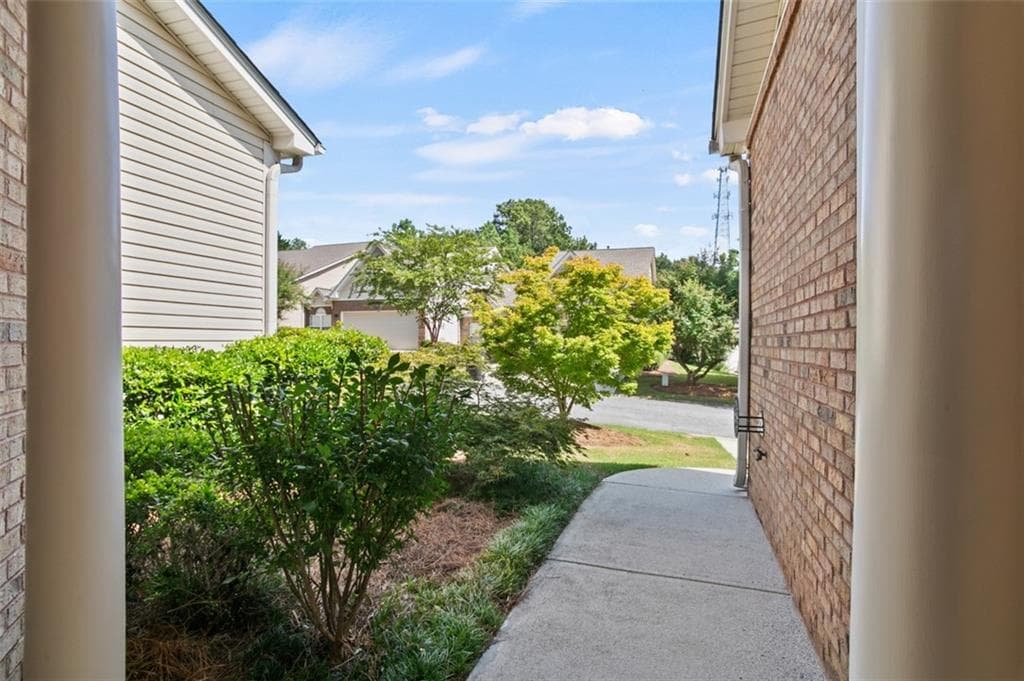 2 bedroom, 2 bathroom, 1,432 sq ft condominium for sale at 4617 Eden Ridge Drive, Acworth, GA 30101 — photo 4