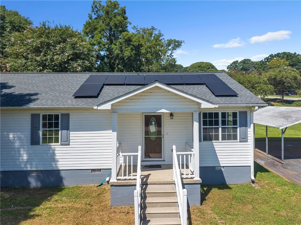3 bedroom, 2 bathroom, 1,232 sq ft single family residence for sale at 108 Lillie Lane, Maysville, GA 30558 — photo 4