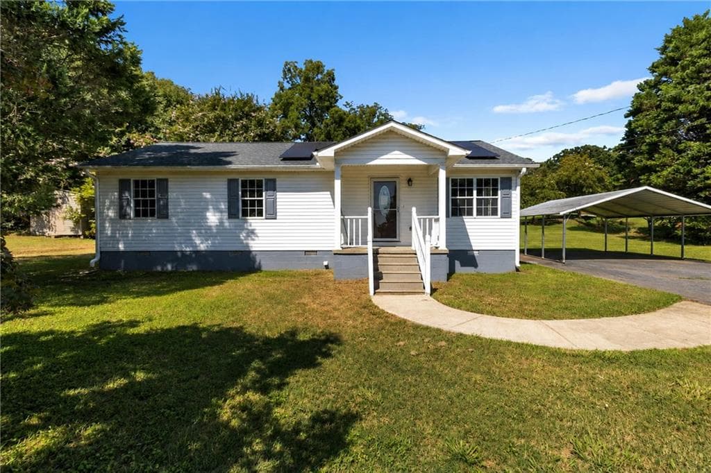 3 bedroom, 2 bathroom, 1,232 sq ft single family residence for sale at 108 Lillie Lane, Maysville, GA 30558