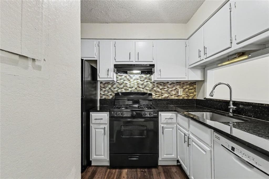 2 bedroom, 2 bathroom, 912 sq ft quadruplex for rent at 2623 Dorian Drive Unit D, Snellville, GA 30078 for $1,300 a month — photo 8