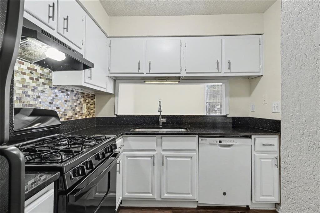 2 bedroom, 2 bathroom, 912 sq ft quadruplex for rent at 2623 Dorian Drive Unit D, Snellville, GA 30078 for $1,300 a month — photo 9