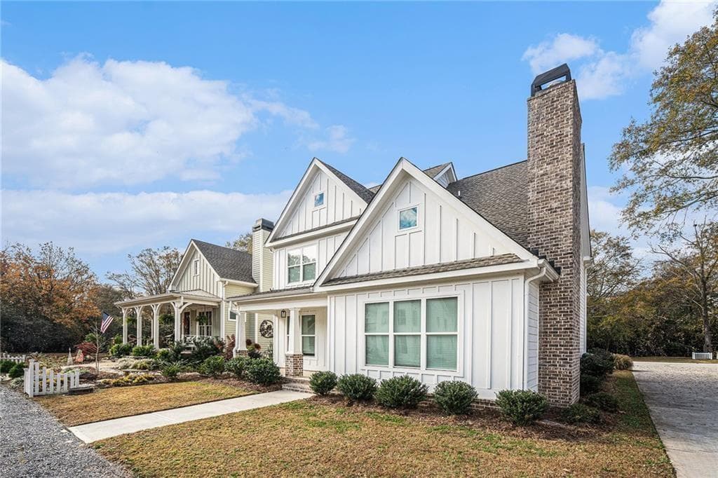 3 bedroom, 3 bathroom, 2,063 sq ft single family residence for sale at 352 Davis Street, Monroe, GA 30655 — photo 6