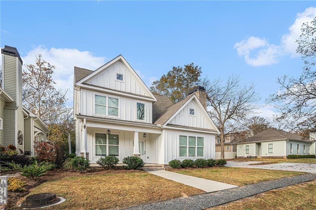 3 bedroom, 3 bathroom, 2,063 sq ft single family residence for sale at 352 Davis Street, Monroe, GA 30655 — photo 7