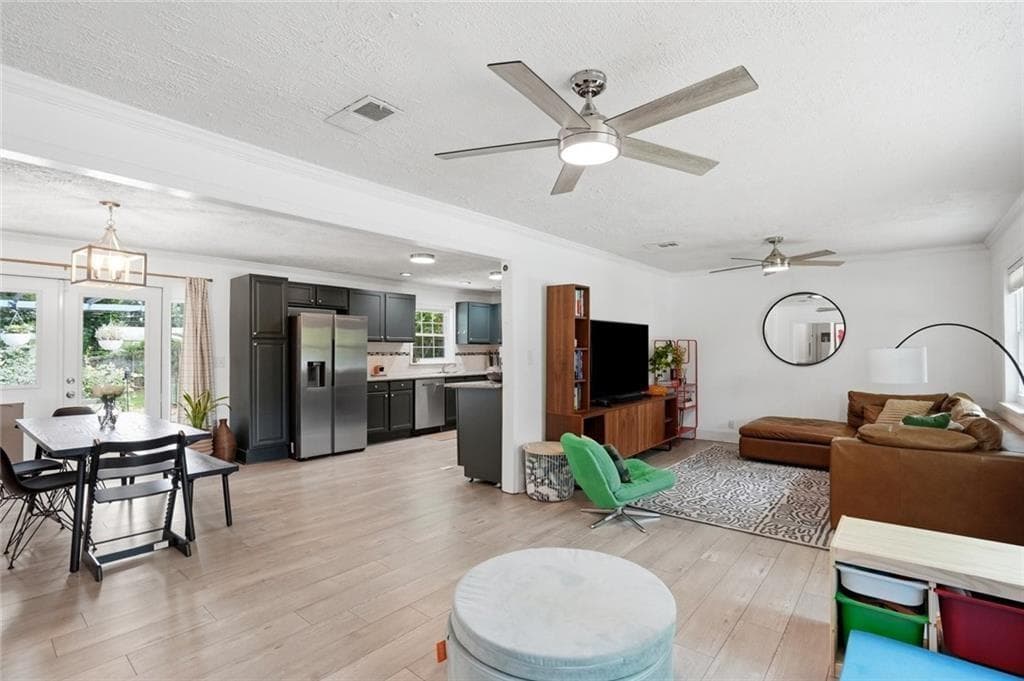 5 bedroom, 3 bathroom, 2,566 sq ft single family residence for rent at 1720 Mary Lou Lane, Atlanta, GA 30316 for $3,000 a month — photo 4
