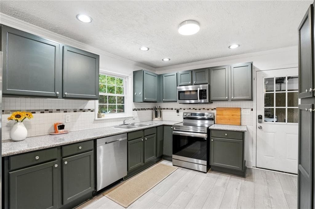 5 bedroom, 3 bathroom, 2,566 sq ft single family residence for rent at 1720 Mary Lou Lane, Atlanta, GA 30316 for $3,000 a month — photo 7