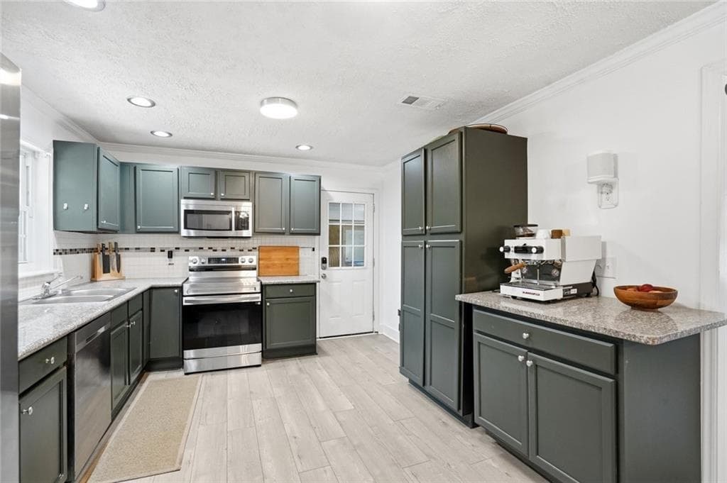 5 bedroom, 3 bathroom, 2,566 sq ft single family residence for rent at 1720 Mary Lou Lane, Atlanta, GA 30316 for $3,000 a month — photo 8