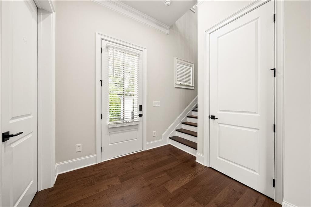 5 bedroom, 6 bathroom, 3,909 sq ft single family residence for sale at 2451 Lizdionne Loop, Marietta, GA 30062 — photo 4