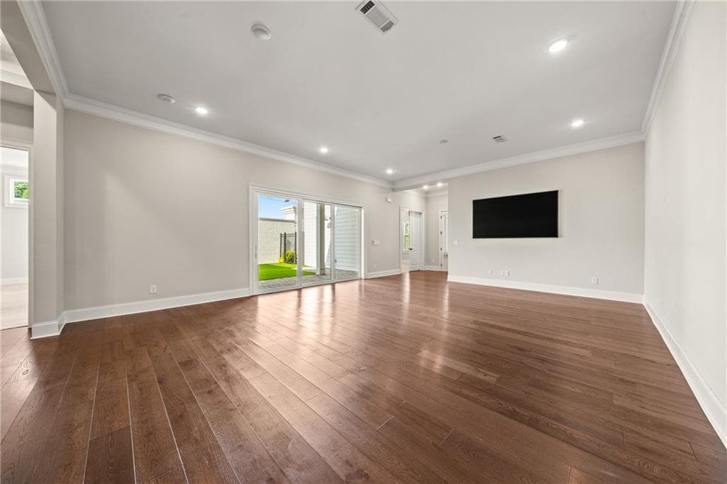 5 bedroom, 6 bathroom, 3,909 sq ft single family residence for sale at 2451 Lizdionne Loop, Marietta, GA 30062 — photo 6