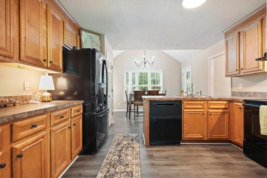 4 bedroom, 3 bathroom, 2,696 sq ft single family residence for sale at 714 Players Court, Woodstock, GA 30189 — photo 5