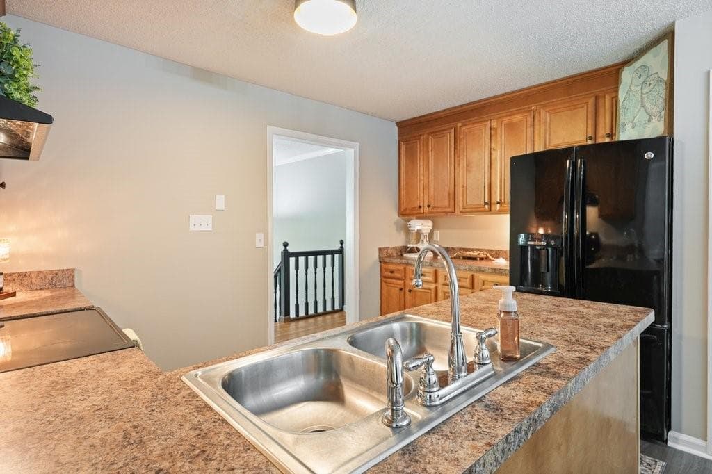 4 bedroom, 3 bathroom, 2,696 sq ft single family residence for sale at 714 Players Court, Woodstock, GA 30189 — photo 7