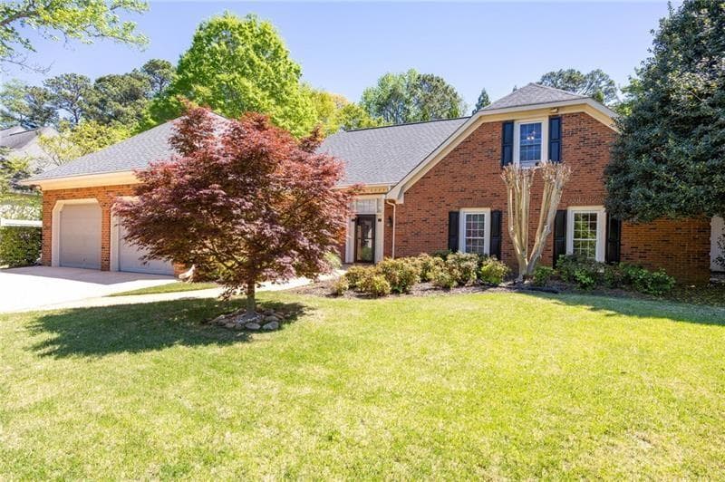 4 bedroom, 3 bathroom, 2,675 sq ft single family residence under contract at 2600 Murdock Road, Marietta, GA 30062 — photo 2