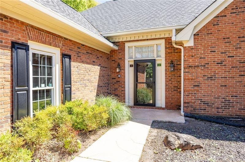 4 bedroom, 3 bathroom, 2,675 sq ft single family residence under contract at 2600 Murdock Road, Marietta, GA 30062 — photo 3