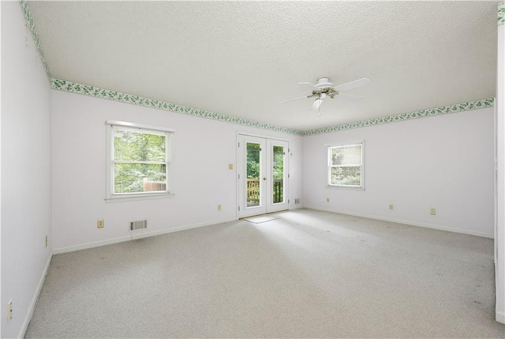 3 bedroom, 3 bathroom, 2,566 sq ft single family residence for sale at 3655 Southlake Circle, Cumming, GA 30041 — photo 10