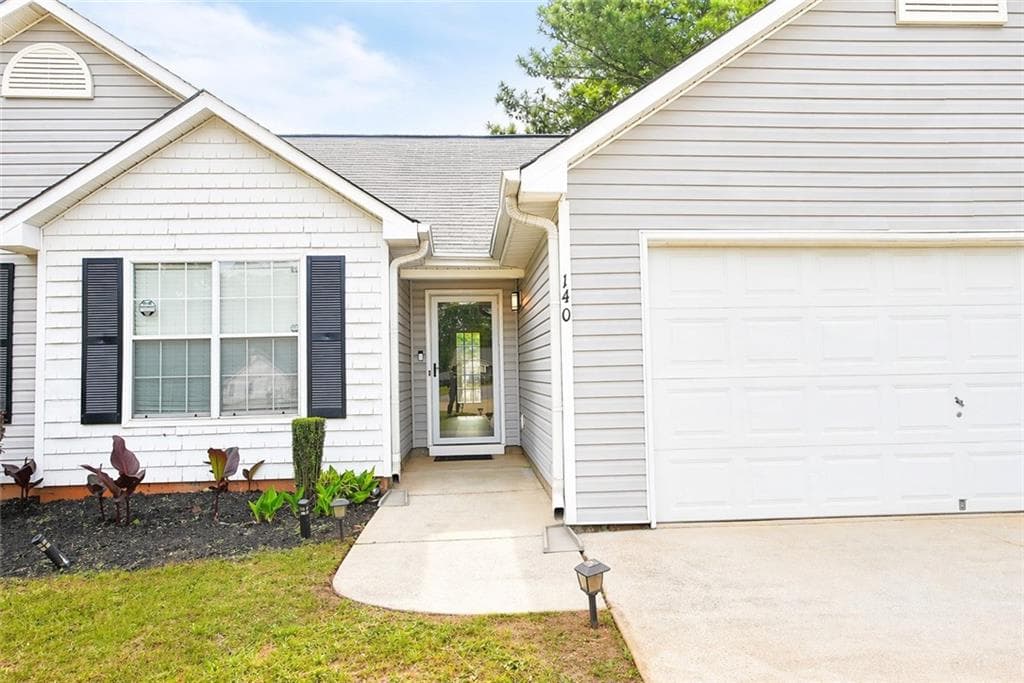 3 bedroom, 2 bathroom, 1,134 sq ft single family residence for sale at 140 Tillman Court, Mcdonough, GA 30253 — photo 2