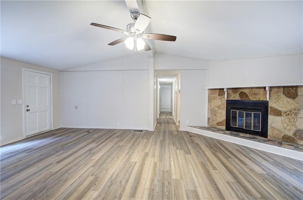 3 bedroom, 2 bathroom, 1,200 sq ft single family residence for sale at 5160 E Holiday Court, Acworth, GA 30102 — photo 6