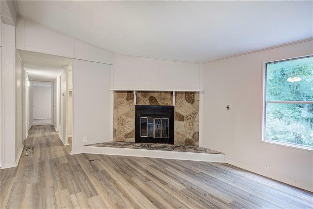 3 bedroom, 2 bathroom, 1,200 sq ft single family residence for sale at 5160 E Holiday Court, Acworth, GA 30102 — photo 7