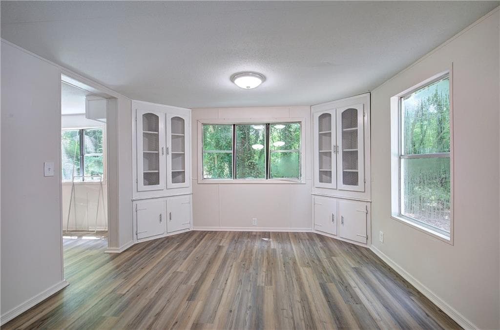 3 bedroom, 2 bathroom, 1,200 sq ft single family residence for sale at 5160 E Holiday Court, Acworth, GA 30102 — photo 9