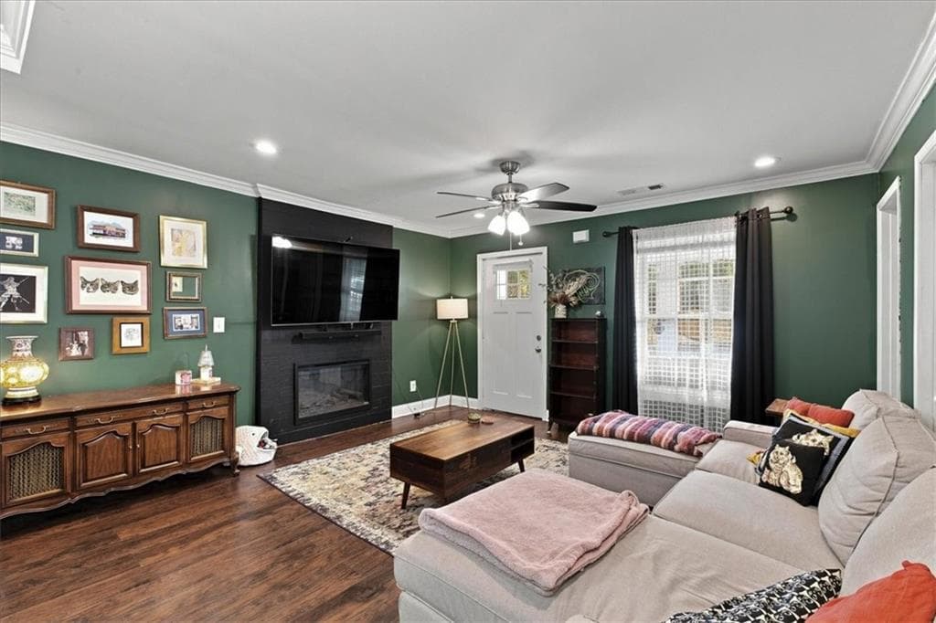 3 bedroom, 2 bathroom, 1,350 sq ft single family residence for sale at 1154 Oakland Lane, Atlanta, GA 30310 — photo 7