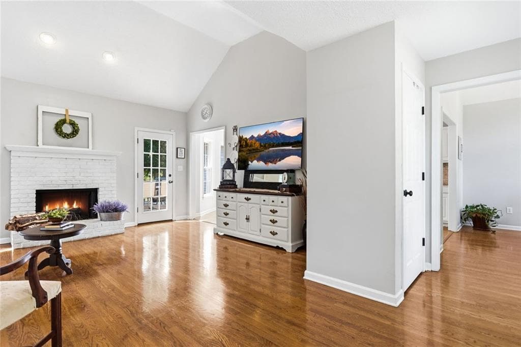 3 bedroom, 2 bathroom, 2,236 sq ft single family residence under contract at 4575 Summerset Drive, Gainesville, GA 30507 — photo 5