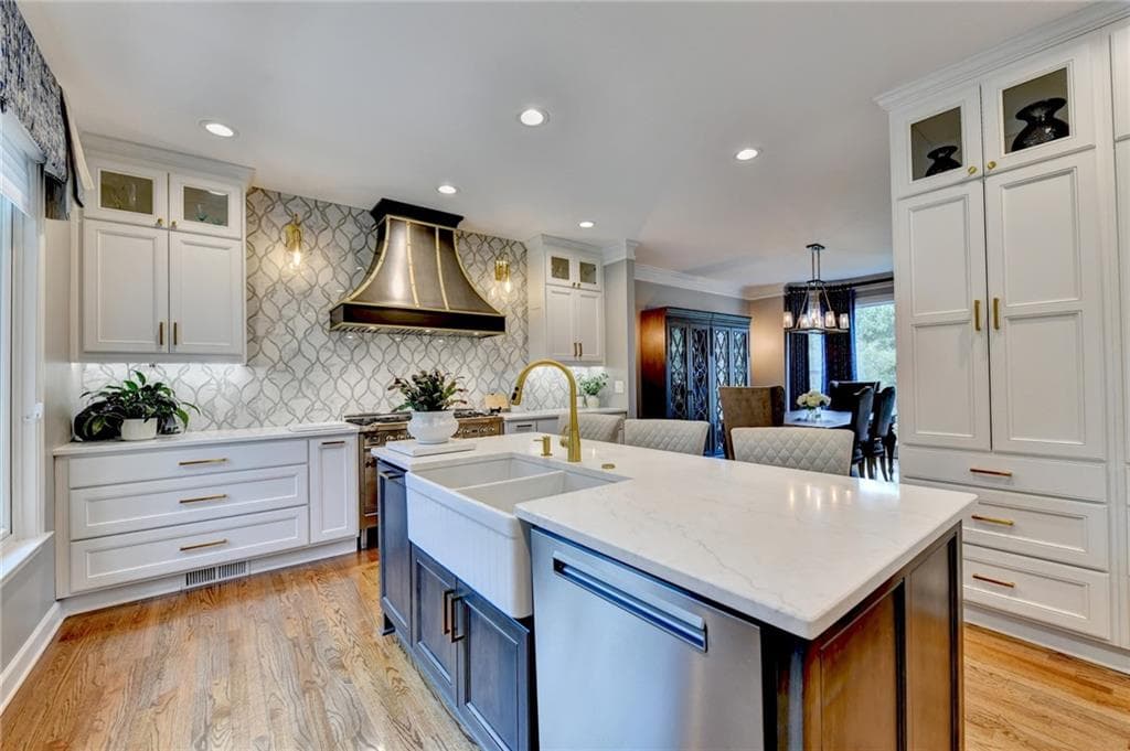 5 bedroom, 4 bathroom, 3,571 sq ft single family residence under contract at 2642 Dunmoore Drive, Snellville, GA 30078 — photo 10