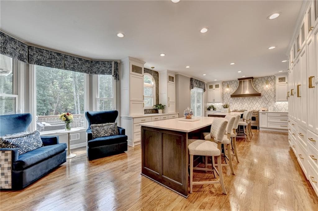 5 bedroom, 4 bathroom, 3,571 sq ft single family residence under contract at 2642 Dunmoore Drive, Snellville, GA 30078 — photo 5