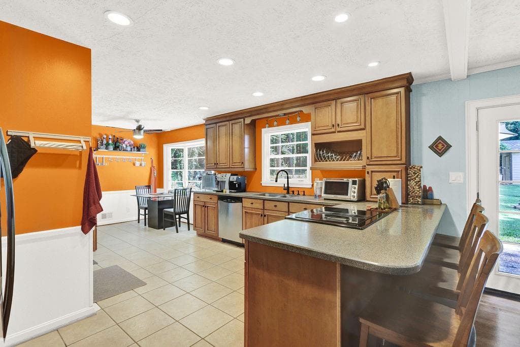3 bedroom, 3 bathroom, 2,982 sq ft single family residence for sale at 5428 Smoke Rise Drive, Stone Mountain, GA 30087 — photo 9
