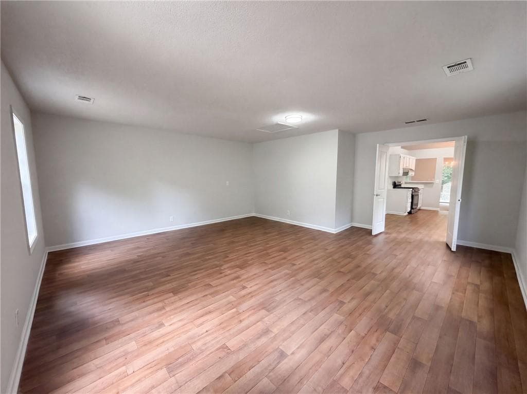 3 bedroom, 2 bathroom, 1,846 sq ft single family residence for sale at 5810 Sailboat Pointe, Acworth, GA 30101 — photo 8