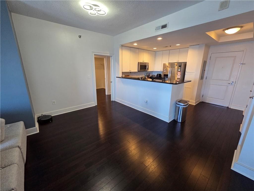 2 bedroom, 2 bathroom, 1,199 sq ft condominium for rent at 285 Centennial Olympic Park Drive 1702, Atlanta, GA 30313 for $2,350 a month — photo 3