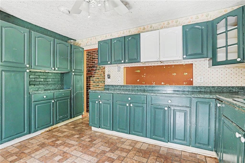 3 bedroom, 3 bathroom, 1,542 sq ft single family residence under contract at 3370 Homera Place, Decatur, GA 30032 — photo 9
